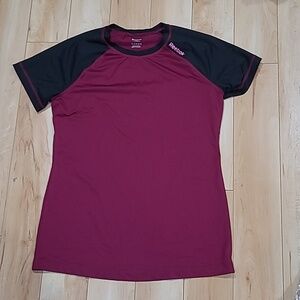 Reebok women's size medium shirt